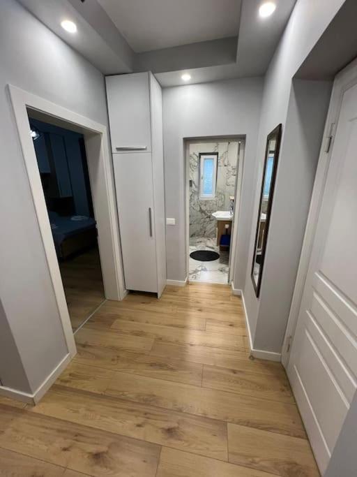 Starlight Downtown Apartment *